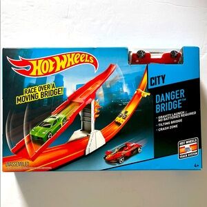 Mattel Hot Wheels 2014 City Danger Bridge‎ Playset NIB Sealed